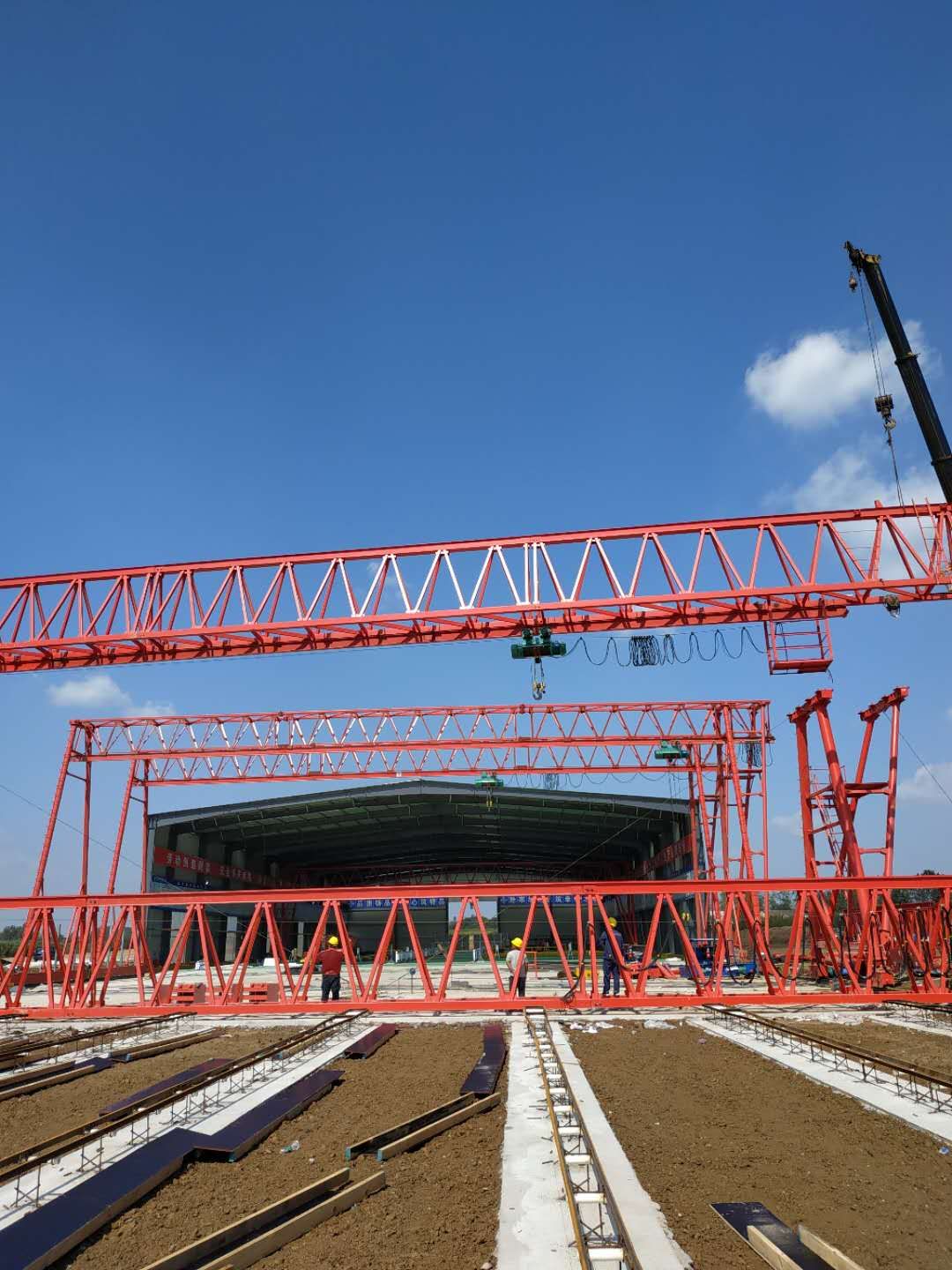 上海普都建筑勞務(wù)有限公司安徽滁州定遠(yuǎn)縣中交華南公司明巢高速4標(biāo)MG8010T-32M-9M龍門吊二臺(tái)，MH10T-32M-9M龍門吊三臺(tái)