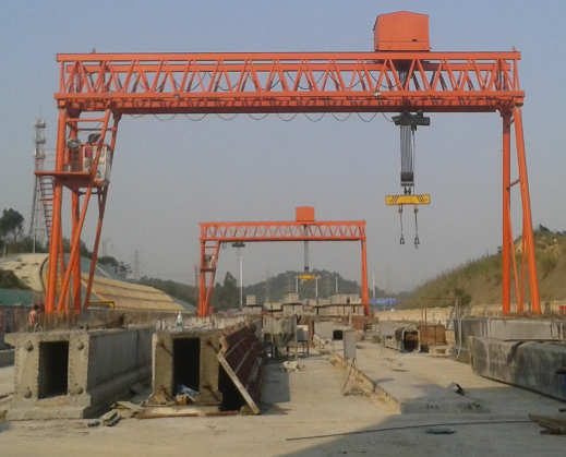 龍門吊更換配件時需要考慮哪些因素？龍門吊更換潤滑脂時怎么樣才能保證我們的安全與龍門吊的正常使用？