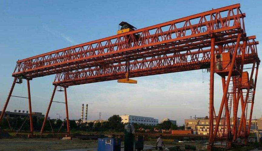 MG80/10T龍門吊在裝卸物料時應注意什么？廠家給您解答